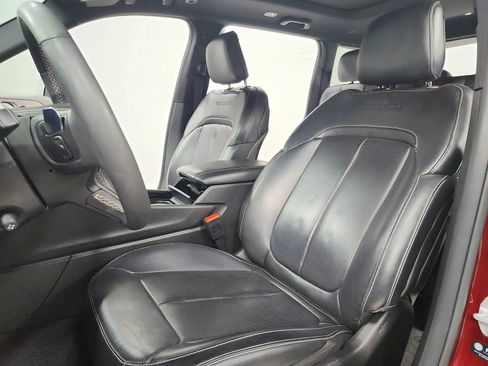 Used 2023 Jeep Grand Cherokee Overland AWD/4WD image 19