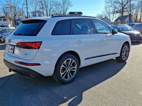 New 2026 Audi Q7 Premium image 11