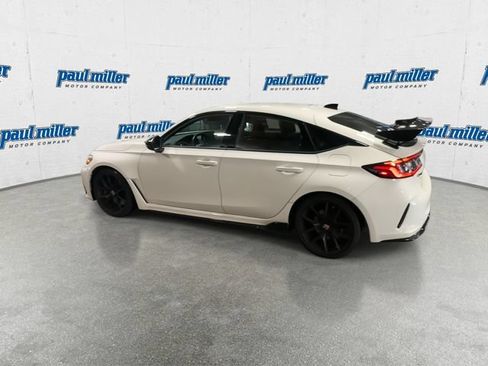 Used 2025 Honda Civic Type R image 7
