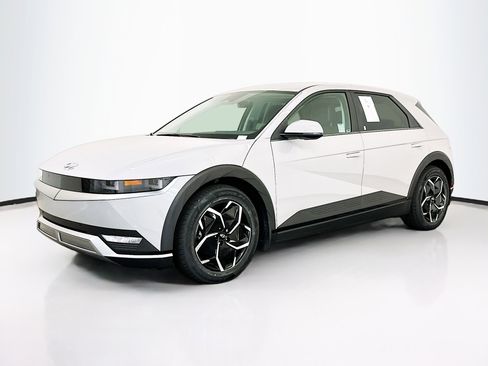 Used 2023 Hyundai Ioniq 5 SEL image 3