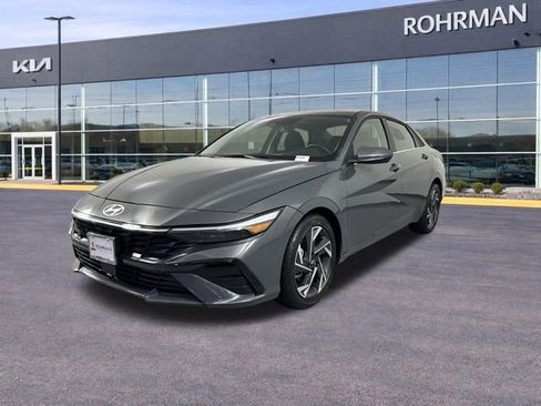 Used 2025 Hyundai Elantra SEL FWD image 1