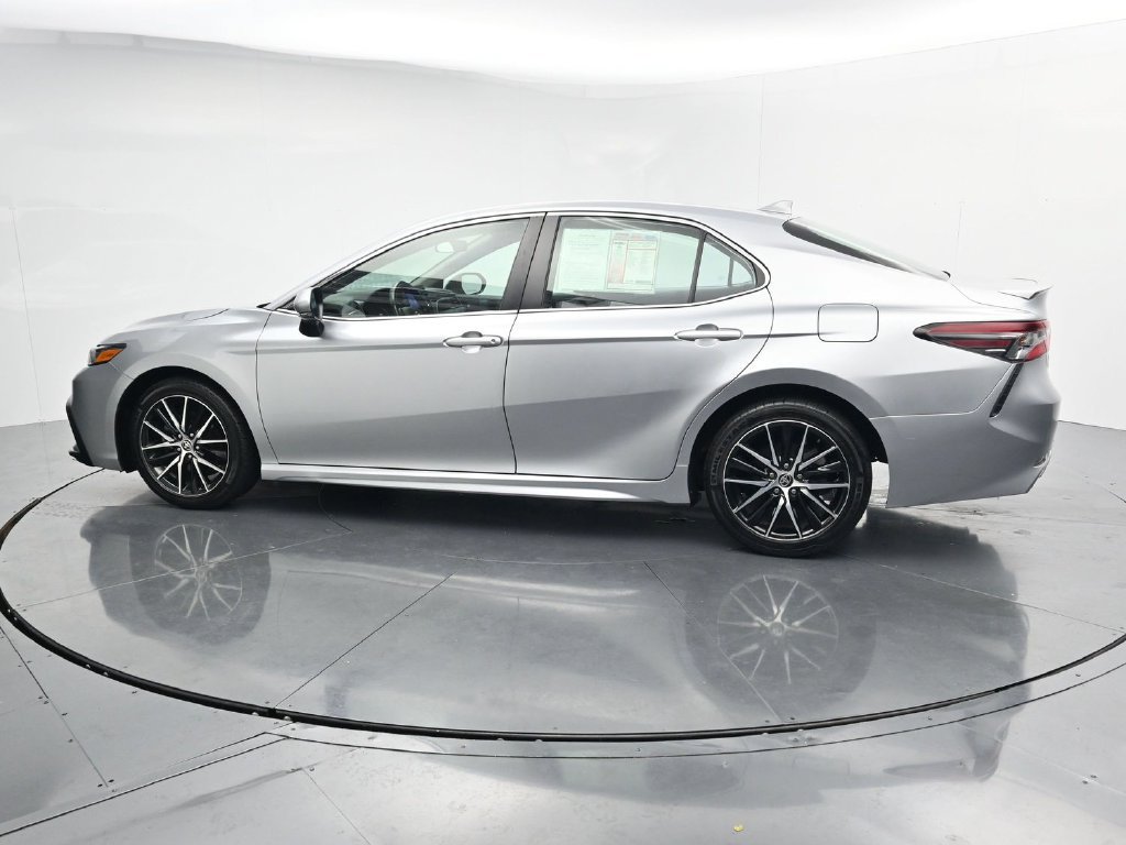 Used 2024 Toyota Camry SE FWD image 5