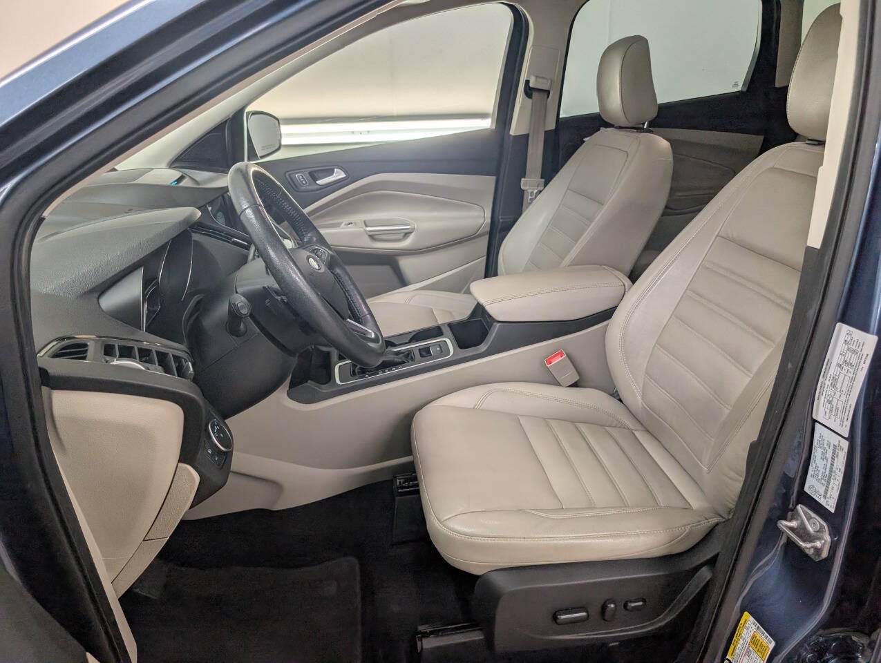 Used 2018 Ford Escape Titanium w/ Ford Safe & Smart Package AWD/4WD image 7