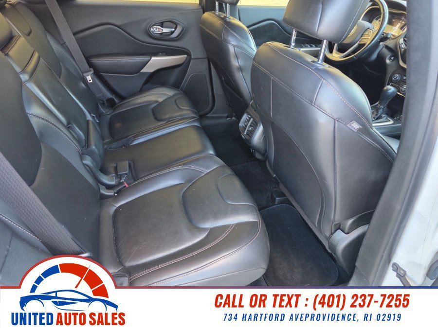 Used 2017 Jeep Cherokee Limited AWD/4WD image 12