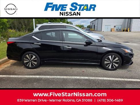 Used 2022 Nissan Altima 2.5 SV FWD image 11