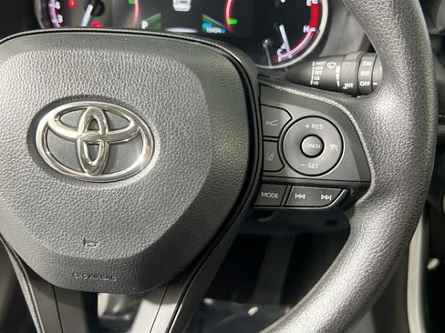Used 2025 Toyota RAV4 XLE w/ Convenience Package FWD image 20