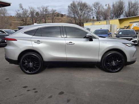 Used 2021 Toyota Venza Limited image 7