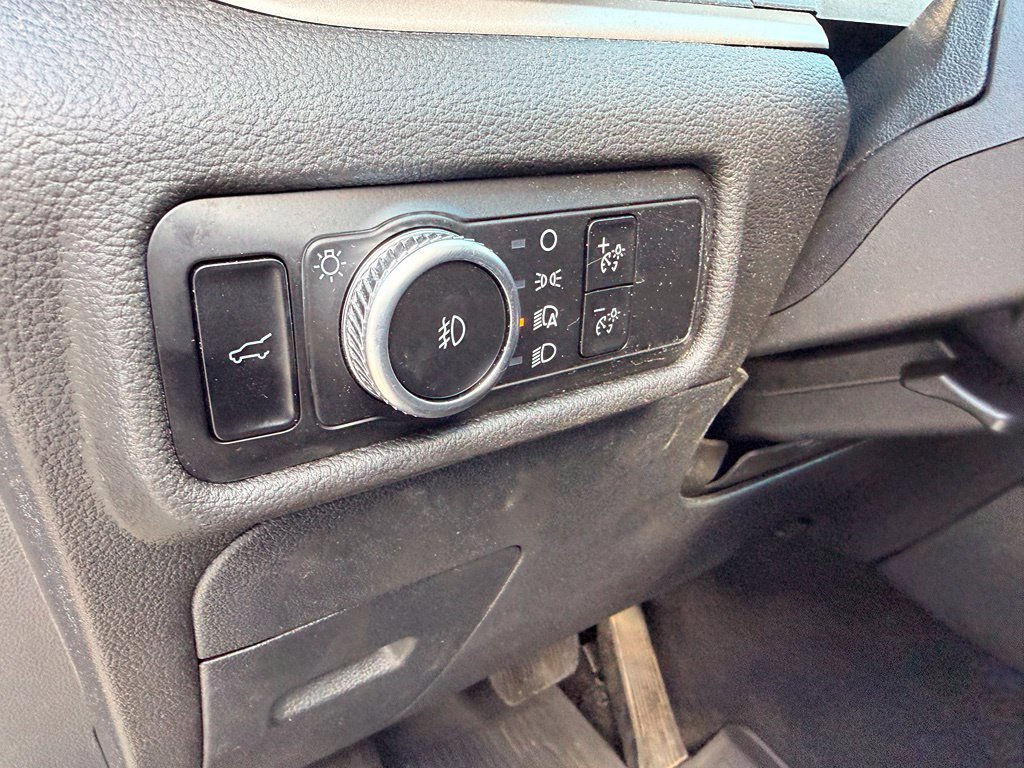 Used 2022 Ford Explorer XLT w/ Equipment Group 202A AWD/4WD image 11