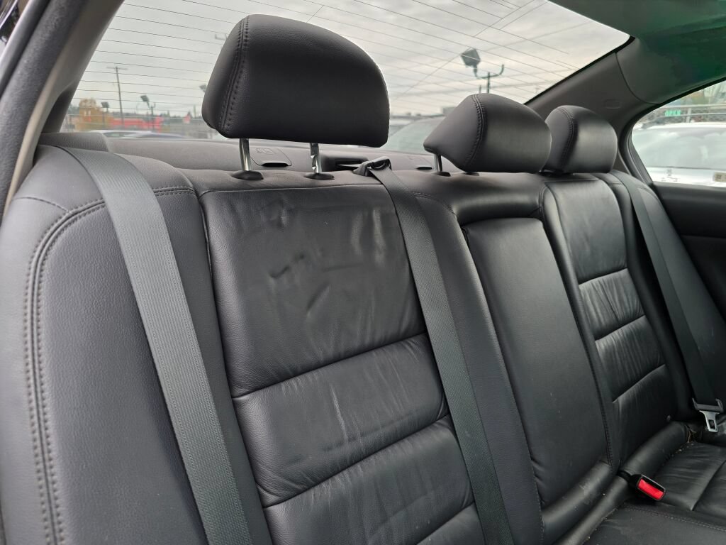 Used 2011 Honda Accord EX-L image 10