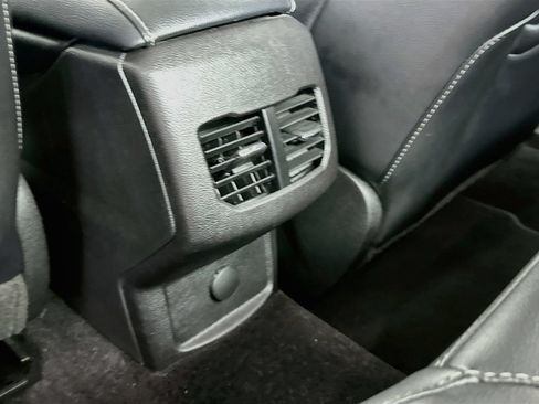 Used 2017 Ford Fusion SE w/ Equipment Group 201A FWD image 25