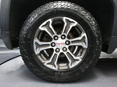 Used 2019 GMC Sierra 1500 SLE w/ SLE Value Package AWD/4WD image 17