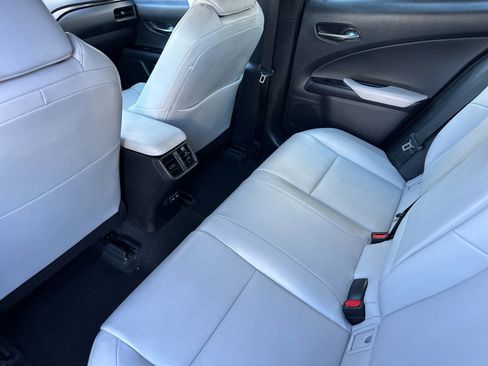 Used 2021 Lexus UX 250h image 12