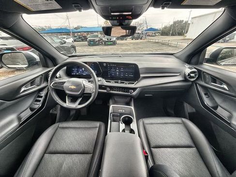 Certified 2025 Chevrolet Equinox LT w/ Convenience Package II image 19