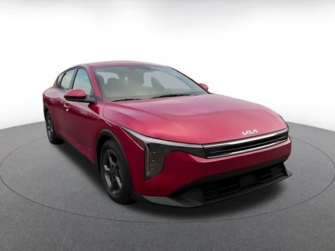 Used 2025 Kia K4 LXS image 3