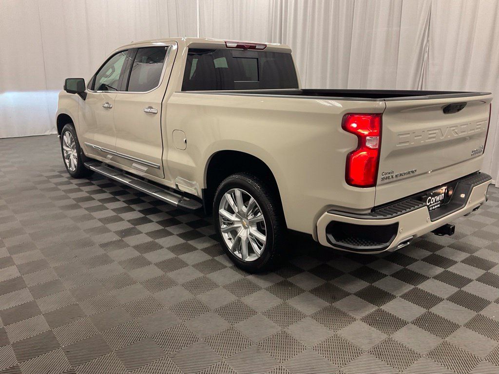 Used 2026 Chevrolet Silverado 1500 High Country w/ High Country Premium Package AWD/4WD image 4