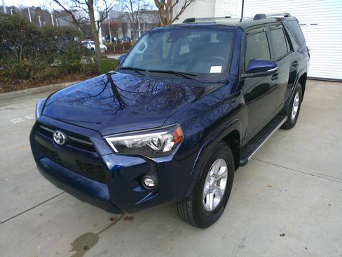 Used 2022 Toyota 4Runner SR5 Premium image 6