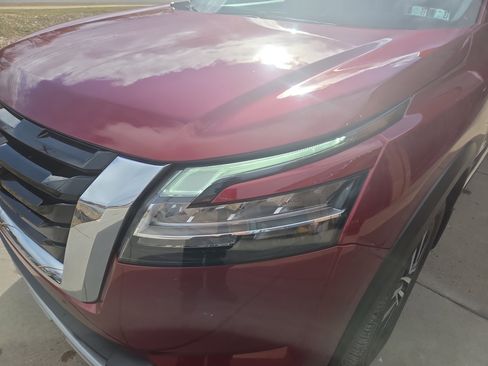 Used 2022 Nissan Pathfinder Platinum w/ Cargo Package image 10