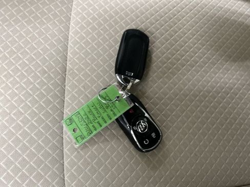 Used 2020 Buick Encore Preferred FWD image 12