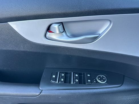 Used 2024 Kia Forte LXS image 11