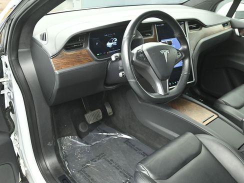 Used 2020 Tesla Model X Long Range image 9