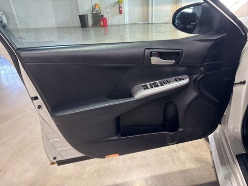 Used 2012 Toyota Camry SE image 27