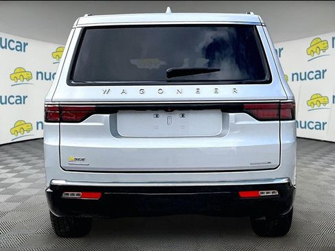 Used 2022 Jeep Wagoneer Series III AWD/4WD image 5