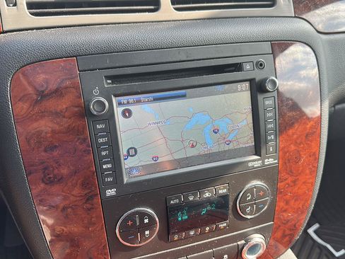 Used 2013 Chevrolet Tahoe LTZ AWD/4WD image 19