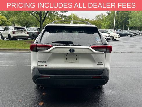 Used 2022 Toyota RAV4 XLE w/ Convenience Package AWD/4WD image 11