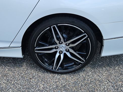 Certified 2021 Honda Accord Touring image 28