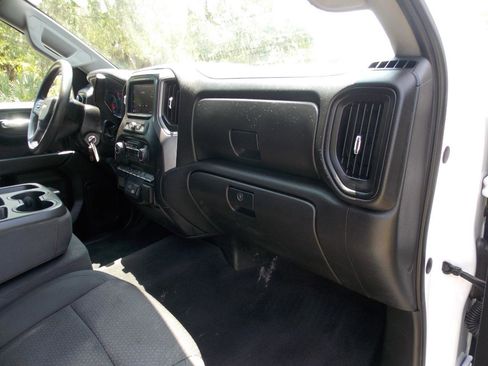 Used 2020 Chevrolet Silverado 1500 Custom w/ Custom Value Package AWD/4WD image 18