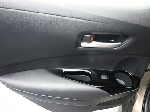 Used 2020 Toyota Corolla Hatchback FWD image 29