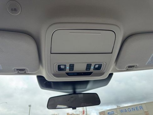 Used 2021 Ford Explorer Base image 31