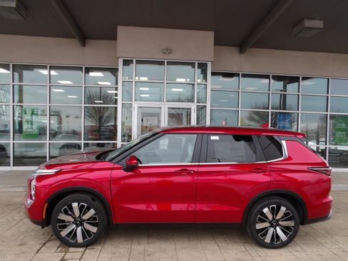 New 2026 Mitsubishi Outlander Trail Edition image 4