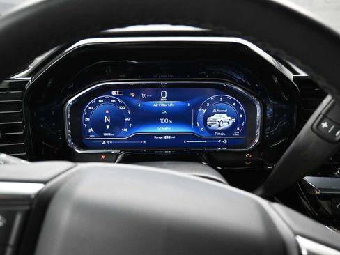 Used 2025 Chevrolet Silverado 1500 LT image 6