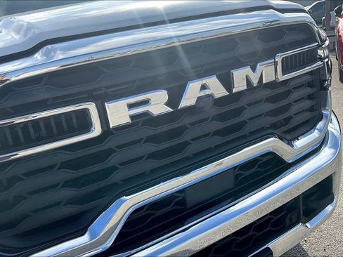 Used 2025 RAM 2500 Big Horn AWD/4WD image 35