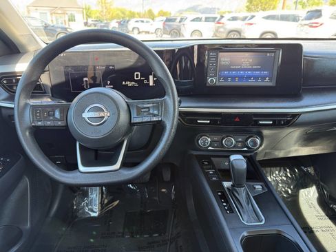Used 2025 Nissan Kicks S AWD/4WD image 31