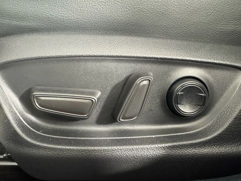 Used 2021 Toyota Camry XLE image 34