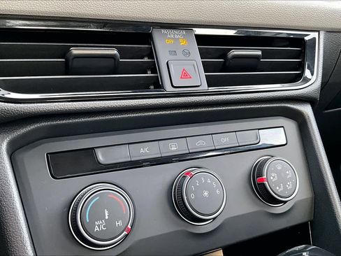 Used 2022 Volkswagen Taos S image 34