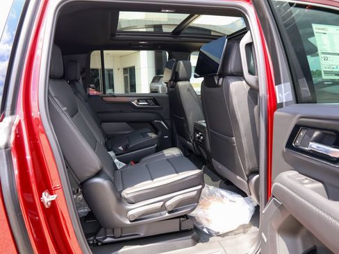 New 2026 GMC Yukon XL Denali w/ Advanced Technology Package AWD/4WD image 19