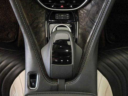 Used 2022 Aston Martin DB11 Coupe RWD image 33