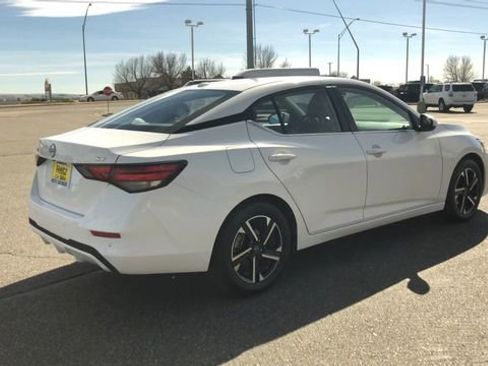Used 2024 Nissan Sentra SV image 8