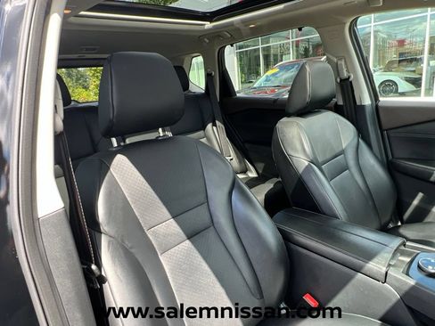 Used 2023 Nissan Rogue SV w/ SV Premium B Package AWD/4WD image 23