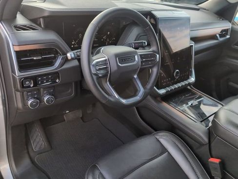 Used 2025 GMC Yukon Denali image 16
