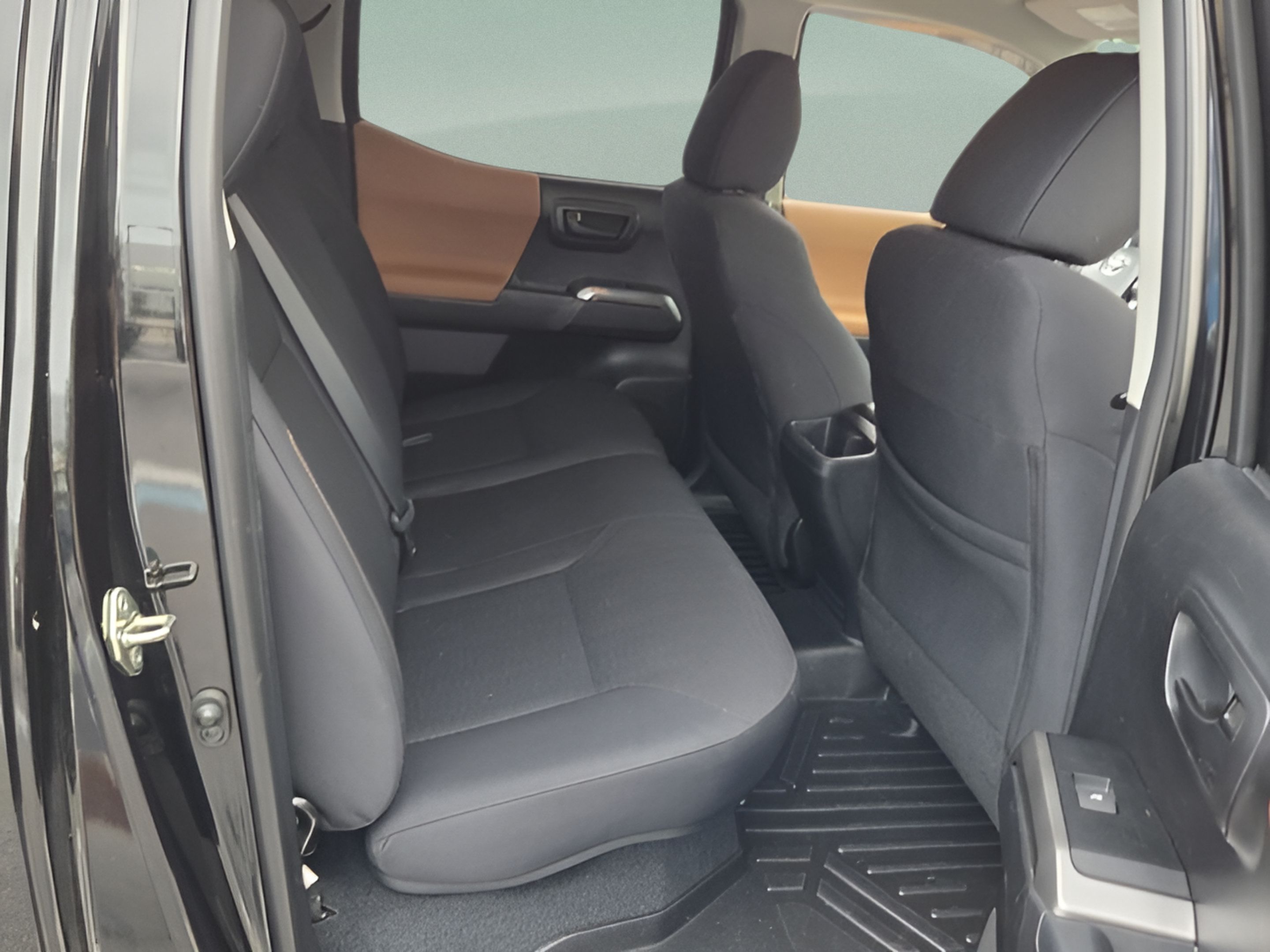 Used 2019 Toyota Tacoma SR5 RWD image 19
