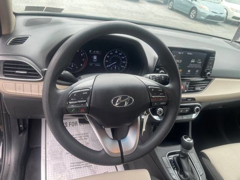 Used 2018 Hyundai Elantra GT FWD image 14