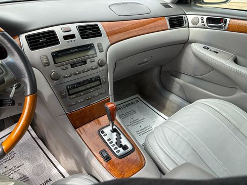 Used 2005 Lexus ES 330 image 41