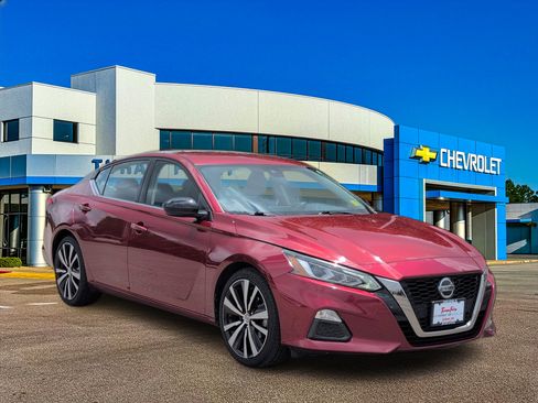 Used 2022 Nissan Altima 2.5 SR FWD image 9
