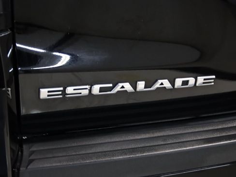 Used 2020 Cadillac Escalade ESV Premium Luxury image 12