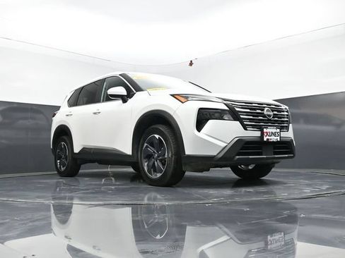 Used 2024 Nissan Rogue SV FWD image 47