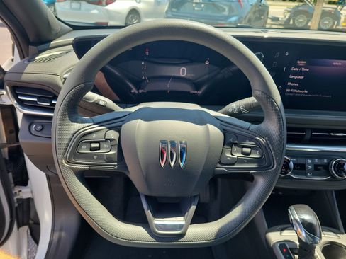 Used 2024 Buick Envista Preferred FWD image 22